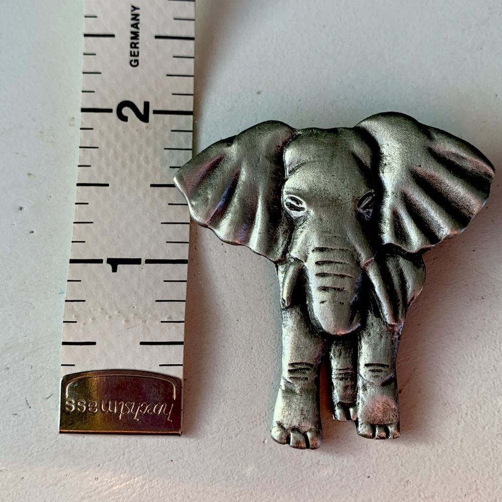 Elephant Costume Jewelry Brooch - Picture 3 of 3